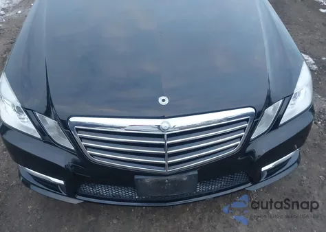 2013 Mercedes-Benz E 350 4Matic z USA, uszkodzony, nr VIN WDDHF8JB9DA764659